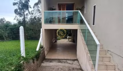 CASA COM DOIS PAVIMENTOS, EM NOVA SANTA RITA