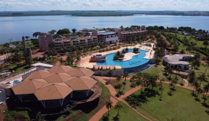 Terreno à venda em Primeiro de Maio, Centro, com 2432.2 m², Ilha do Sol