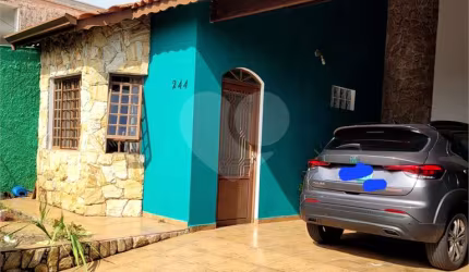 Casa com 4 quartos à venda em Jardim Bandeiras - SP