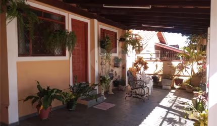 Casa com 4 quartos à venda em Parque Residencial Eloy Chaves - SP
