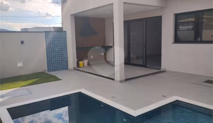 Condomínio com 3 quartos à venda em Loteamento Reserva Ermida - SP