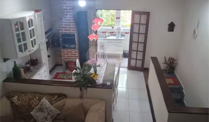 Sobrado com 4 quartos à venda em Capela - SP