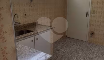 Casa com 3 quartos à venda em Vila Vianelo - SP