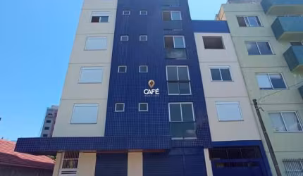 Sala Comercial Central De 80 m² mais Banheiro e Copa.