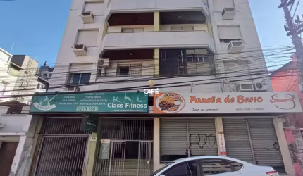 Apartamento Amplo No Centro De 1 Dormitório, Sala 2 Ambientes, Banheiro Social,
