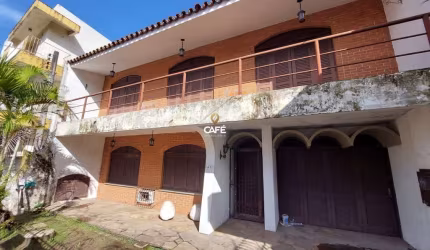 Casa Duplex com 4 Dormitórios, Sala De Estar, Sala De Jantar, 3 Banheiros, Larei