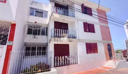 Apartamento Central Amplo De 2 Dormitórios, Sala de Estar, Banheiro Social, Cozi