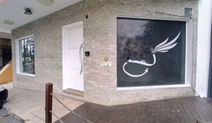 Sala Comercial Ampla De 187 m², Composta por 3 Salas, 2 Banheiros e Estacionamen