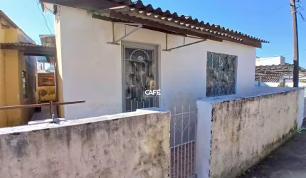 Casa Em Camobi De 1 Dormitório, Sala De Estar, Banheiro Social, Cozinha, Área De