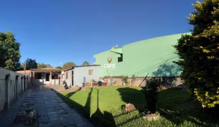 Casa De 3 Dormitórios, Sala De Estar, Banheiro Social, Cozinha, Área De Serviço,