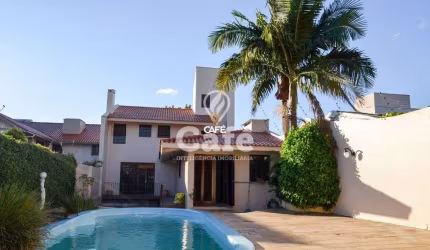 Casa em alto padrão no Bairro Nossa Senhora Medianeira.