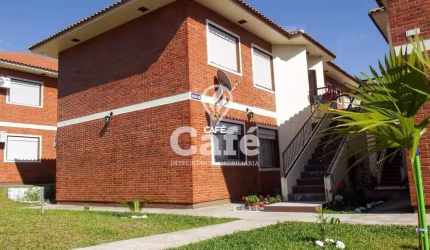 Apartamento com 2 Dormitórios, sala, cozinha e 1 vaga de garagem.