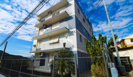 Cobertura duplex de 3 dormitórios no bairro Pr. João Goulart