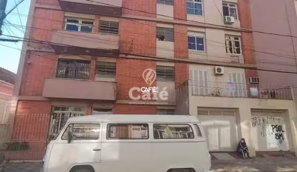 Amplo apartamento de 3 dormitórios com vaga de garagem e sacada.