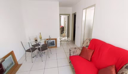 Apartamento,  2 Domitórios, 1 Banheiro, 1 Vaga, Centro