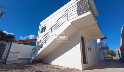 Apartamento novo de 2 dormitórios, sala e cozinha conjugados, banheiro e vaga de
