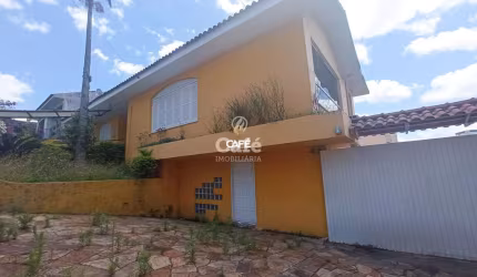 Ampla casa a venda com 5 dormitórios em bairro nobre - Santa Maria/RS