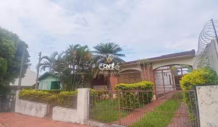 Casa á Venda com 290m² , 3 Quartos e 3 Vagas