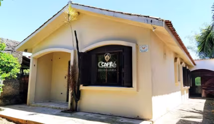 Casa; Avenida; 03 dormitórios