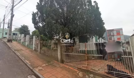 Casa 3 Dormitórios, 3 vagas de garagem, próximo ao Hospital da Brigada