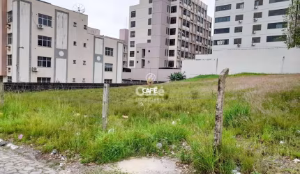 Ótima oportunidade, terreno muito bem localizado, com mais de 1400m² de área tot