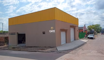 Pavilhão com 224 m², Mezanino e Banheiro, mais Casa De 70 m² com 2 Dormitórios e