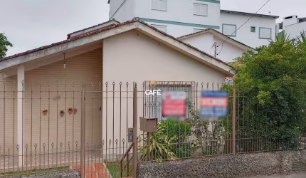 Casa no Bairro Patronato Com 4 Dormitórios, Sala,  Escritório, 3 banheiros, Cozi