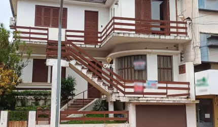 Apartamento Amplo no Centro Térreo De 3 Dormitórios, (2) Salas, Lareira, (2) Ban