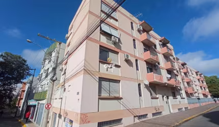 Sala Comercial Central com 134 m² e (2) Banheiros.