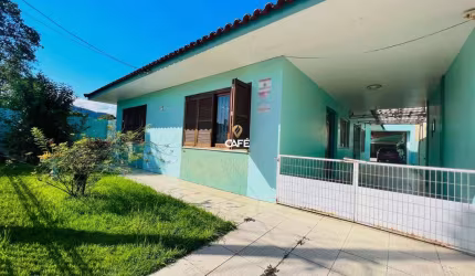 Casa, 3 Dormitórios, 1 Suíte, 4 Vagas, Espaço Gourmet, Pátio, Camobi