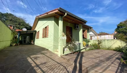 Casa, 3 Dormitórios, 2 Banheiros, 4 Vagas, Pátio, Lourdes