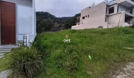 VENHA VIVER SEU SONHO! TERRENO DE 300 m² EM CONDOMÍNIO FAMILIAR, A 5 MINUTOS DO