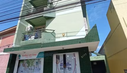 Apartamento De 3 Dormitórios, Sala Ampla, Banheiro Social, Cozinha, Área de Serv