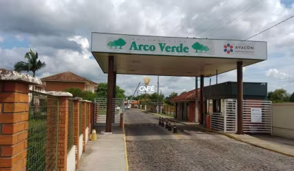 Apartamento De 3 Dormitórios, Sala de Estar, Banheiro Social, Cozinha, Área de S