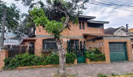 Casa Ampla com 4 Dormitórios, Suíte, Sala 2 Ambientes, Cozinha, 3 Banheiros, Lar