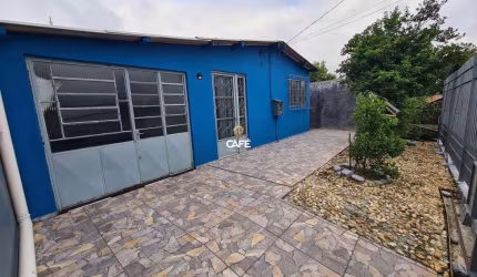 Casa No Bairro Tancredo Neves De 3 Dormitórios, Sala de Estar, Banheiro Social,