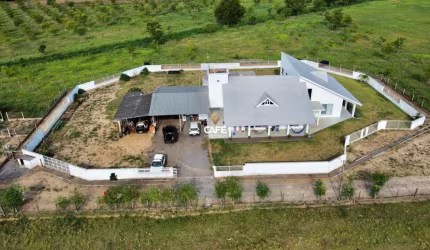 EXTRAORDINÁRIO Sítio com infraestrutura invejável em Camobi
