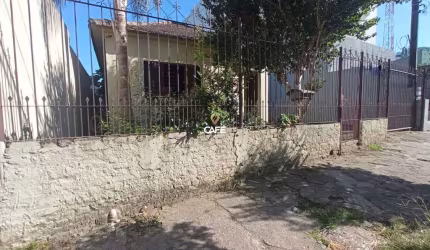 Casa Ampla No Bairro Medianeira De 4 Dormitórios, Sala de Estar, 2 Banheiros, Co