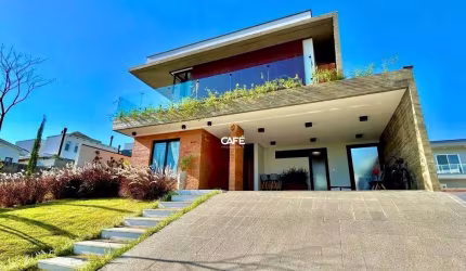 Casa, 4 Dormitórios, 1 Suíte, Escritório, 4 Vagas, Real Park