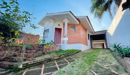 Casa bairro Noal, 4 dormitórios,  1 suíte, 3 banheiros, Garagem para 3 carros