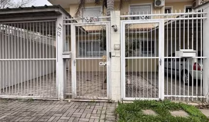 Casa duplex com 3 dormitórios no bairro São José