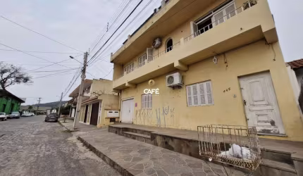 Apartamento Amplo no Bairro Uglione com 3 Dormitórios, Vaga e Sacada