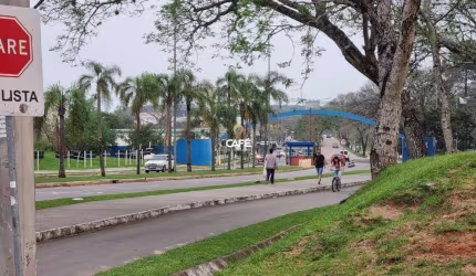 Apartamento de 01 dormitório com box próximo a UFSM