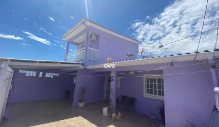 Linda Casa com 3 Dormitórios e Área de Lazer Completa!