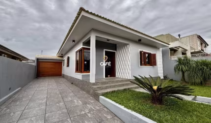 Casa, 3 Dormitórios, 1 Suíte, 2 Vagas Piscina, Pinheiro Machado