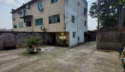 Apartamento triplex à venda no bairro Tomazetti