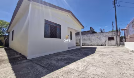 Casa com 4 dormitórios e 2 vagas de garagem no bairro Urlândia.