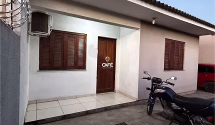 Casa à venda de 70m², de 2 dormitórios, no bairro Parque Pinheiro Machado