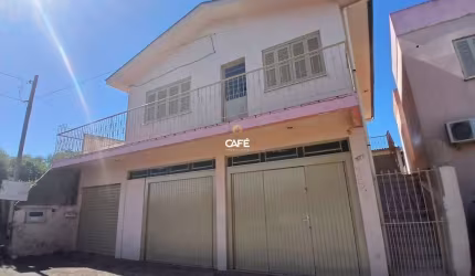 Casa Comercial Duplex Possui 4 Dormitórios, Ampla Sala, 4 Banheiros, Cozinha, Ár