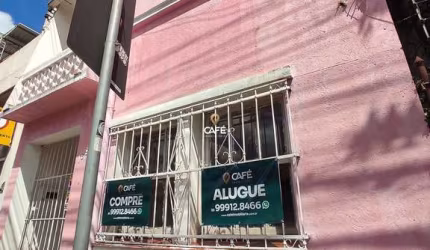 Casa Comercial, 148m², 2 Banheiros, Pátio, Centro